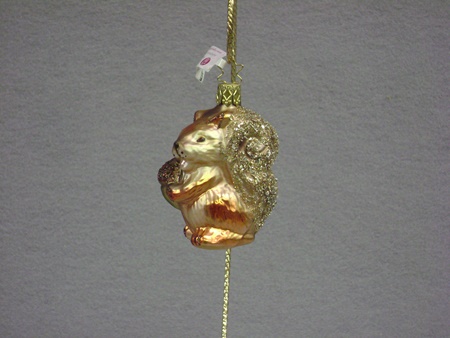 IG-1-190-15 Squirrel's Snack