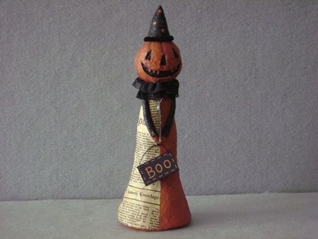 KK-40904B Orange Pumpkin Man w/Cone Hat Holding Halloween Sign